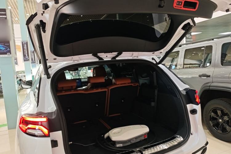 Used BYD Tang New Energy 2023 DM-i Champion Edition 112KM Prestige Model Trunk