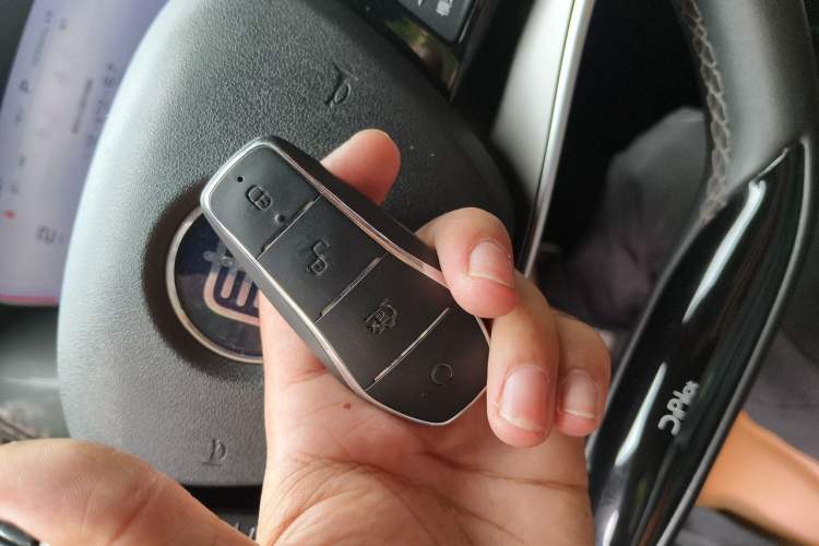 Used BYD Tang New Energy 2023 DM-i Champion Edition 112KM Prestige Model Vehicle Key