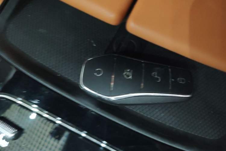 Used BYD Tang New Energy 2023 DM-i Champion Edition 112KM Prestige Model Vehicle Key