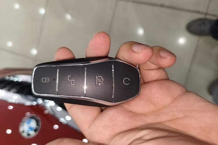 Used BYD Tang New Energy 2023 DM-i Champion Edition 112KM Prestige Model Vehicle Key