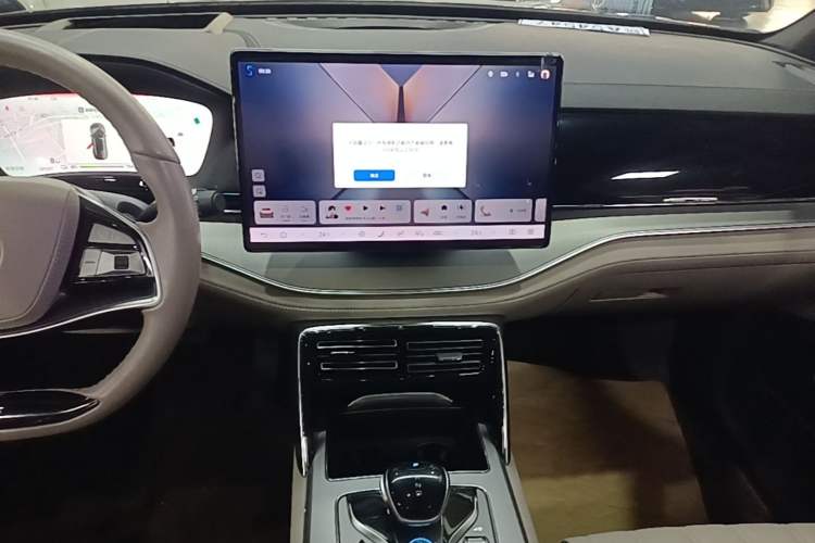 Used BYD Tang New Energy 2024 EV Champion Edition 730KM Deluxe Model Audio And AC Panel