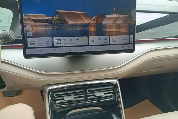 Used BYD Tang New Energy 2024 EV Glory Edition 600KM Premium Model Audio And AC Panel