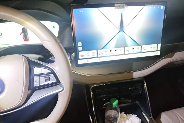 Used BYD Tang New Energy 2024 DM-i Glory Edition 112KM Prestige Model Audio And AC Panel