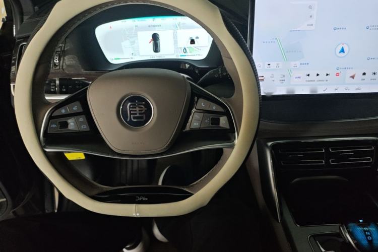 Used BYD Tang New Energy 2024 DM-i Glory Edition 112KM Prestige Model Center Console