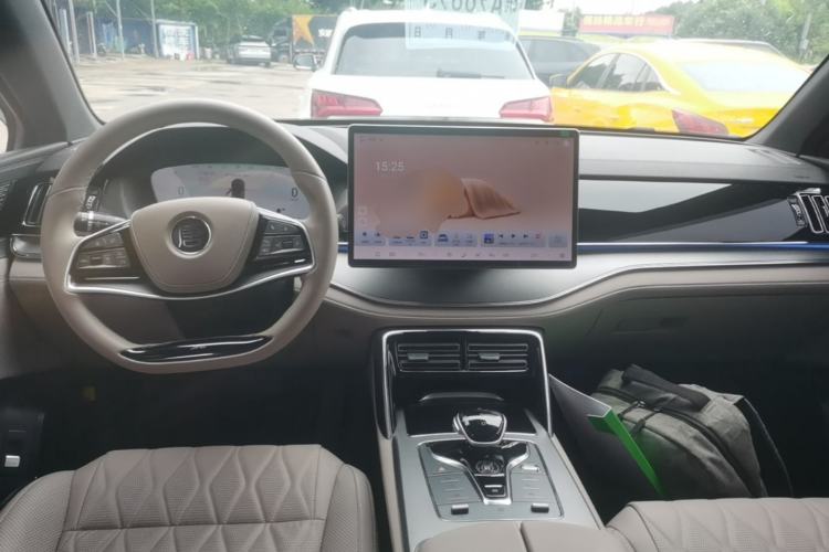 Used BYD Tang New Energy 2024 DM-i Glory Edition 112KM Prestige Model Center Console