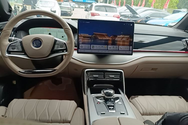 Used BYD Tang New Energy 2024 EV Glory Edition 600KM Premium Model Center Console