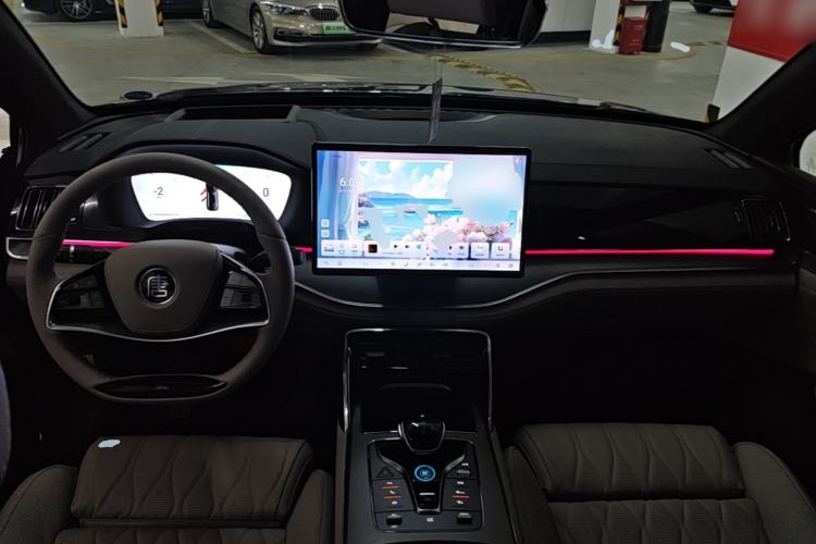 Used BYD Tang New Energy 2024 DM-i Glory Edition 112KM Flagship Model Center Console