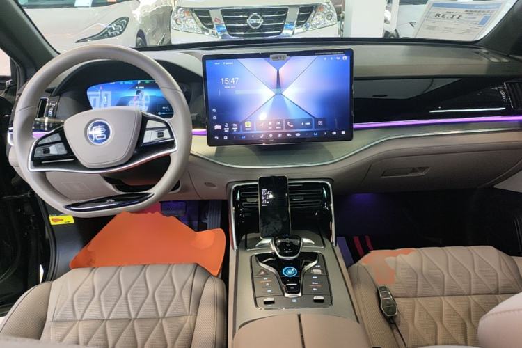 Used BYD Tang New Energy 2024 DM-i Glory Edition 112KM Prestige Model Center Console