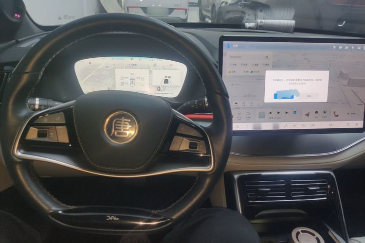 Used BYD Tang New Energy 2024 DM-p Champion Edition 215 km All-Wheel-Drive Flagship Model Center Console
