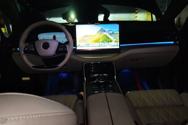 Used BYD Tang New Energy 2024 DM-i Glory Edition 112KM Flagship Model Center Console