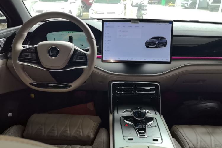 Used BYD Tang New Energy 2024 DM-i Glory Edition 112KM Flagship Model Center Console