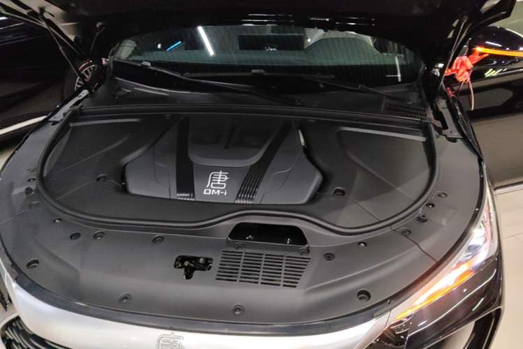 Used BYD Tang New Energy 2024 DM-i Glory Edition 112KM Prestige Model Engine Bay