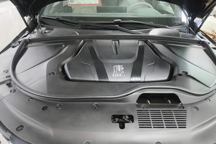 Used BYD Tang New Energy 2024 DM-i Glory Edition 112KM Prestige Model Engine Bay