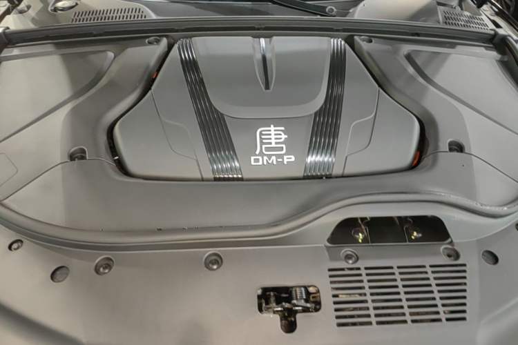Used BYD Tang New Energy 2024 DM-p War God Edition Engine Bay