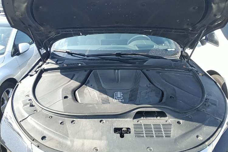 Used BYD Tang New Energy 2024 DM-i Glory Edition 112KM Flagship Model Engine Bay