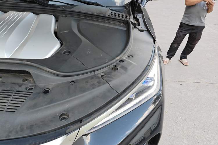 Used BYD Tang New Energy 2024 EV Glory Edition 635KM All-Wheel-Drive Flagship Model Engine Bay Left