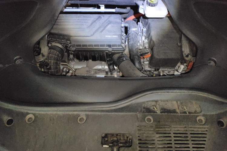 Used BYD Tang New Energy 2024 DM-i Glory Edition 112KM Prestige Model Engine Bay