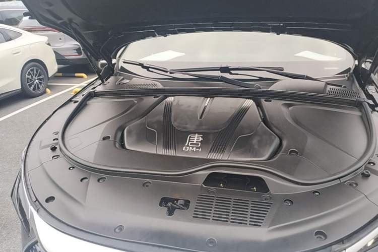 Used BYD Tang New Energy 2024 DM-i Glory Edition 112KM Prestige Model Engine Bay
