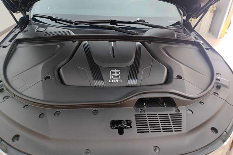 Used BYD Tang New Energy 2024 DM-i Glory Edition 112KM Prestige Model Engine Bay
