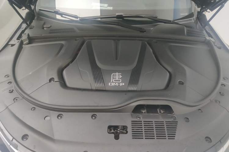 Used BYD Tang New Energy 2024 DM-p Champion Edition 215 km All-Wheel-Drive Flagship Model Engine Bay