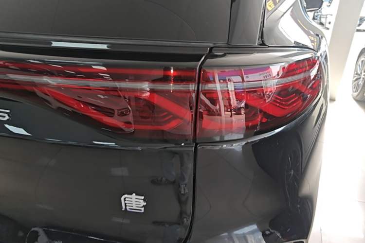 Used BYD Tang New Energy 2024 DM-i Glory Edition 112KM Prestige Model Exterior 3