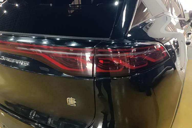 Used BYD Tang New Energy 2024 EV Champion Edition 730KM Deluxe Model Exterior 3
