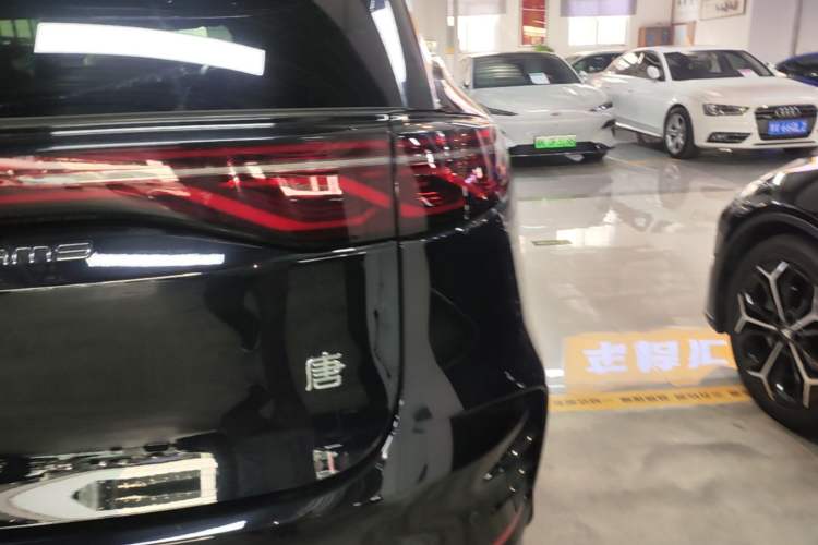 Used BYD Tang New Energy 2024 DM-i Glory Edition 112KM Prestige Model Exterior 3