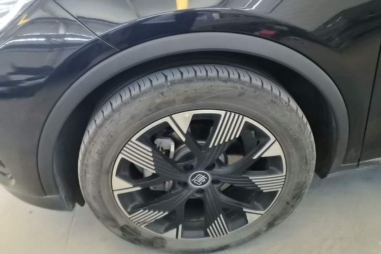 Used BYD Tang New Energy 2024 DM-i Glory Edition 112KM Flagship Model Exterior 4