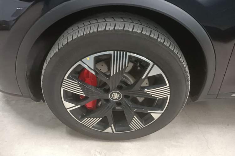 Used BYD Tang New Energy 2024 EV Glory Edition 730KM Premium Model Exterior 4