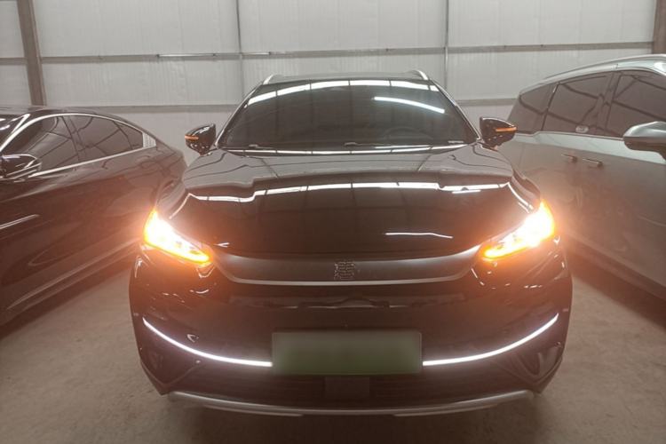 Used BYD Tang New Energy 2024 EV Glory Edition 730KM Premium Model Front