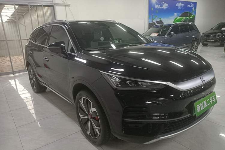 Used BYD Tang New Energy 2024 EV Glory Edition 600KM Premium Model Front Right 45 Deg