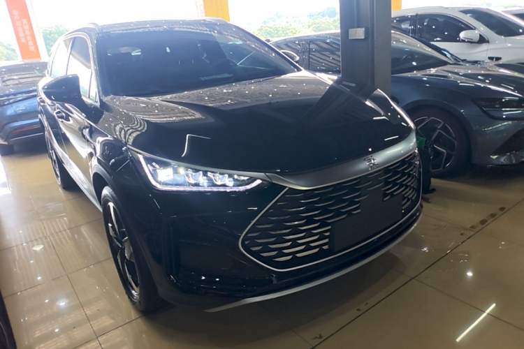 Used BYD Tang New Energy 2024 DM-i Glory Edition 112KM Prestige Model Front Right 45 Deg