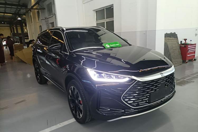 Used BYD Tang New Energy 2024 DM-i Glory Edition 200KM Flagship Model Front Right 45 Deg