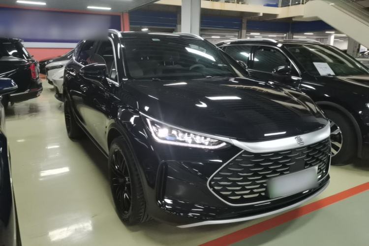 Used BYD Tang New Energy 2024 DM-i Glory Edition 112KM Prestige Model Front Right 45 Deg