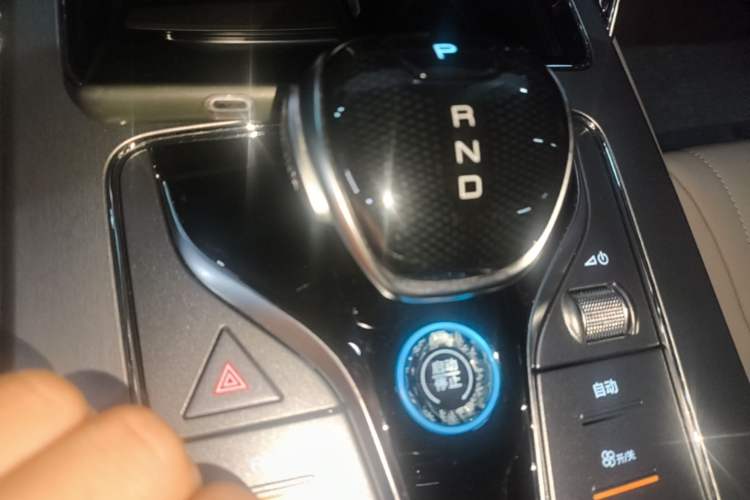 Used BYD Tang New Energy 2024 DM-i Glory Edition 112KM Flagship Model Gear Lever