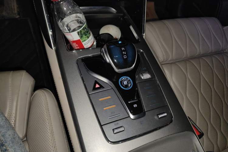 Used BYD Tang New Energy 2024 EV Glory Edition 600KM Premium Model Gear Lever
