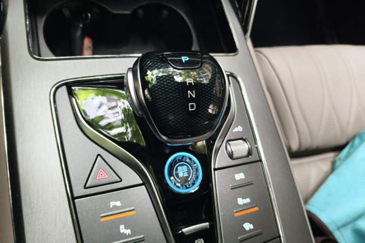 Used BYD Tang New Energy 2024 DM-i Glory Edition 112KM Flagship Model Gear Lever