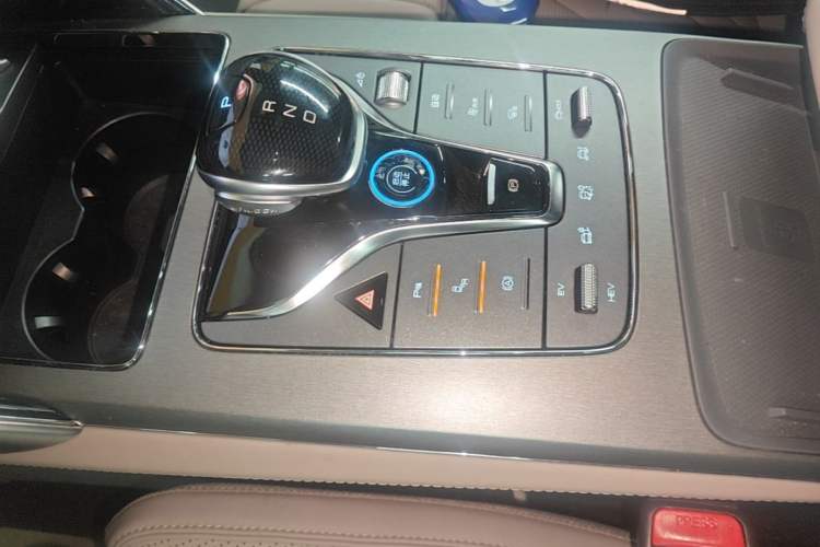 Used BYD Tang New Energy 2024 DM-p Champion Edition 215 km All-Wheel-Drive Flagship Model Gear Lever