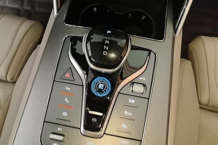 Used BYD Tang New Energy 2024 DM-i Glory Edition 112KM Flagship Model Gear Lever