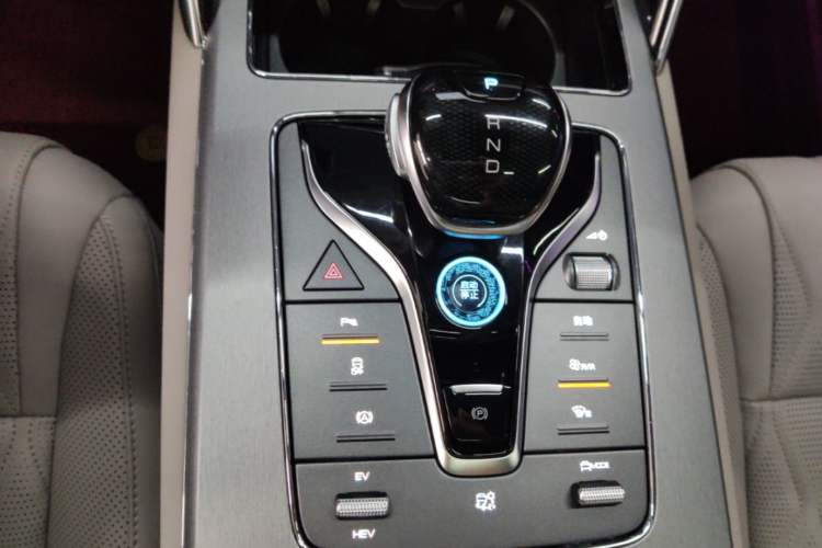 Used BYD Tang New Energy 2024 DM-i Glory Edition 112KM Prestige Model Gear Lever