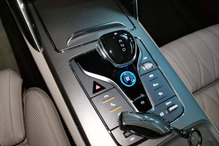 Used BYD Tang New Energy 2024 DM-p Glory Edition 215KM All-Wheel-Drive Flagship Model Gear Lever