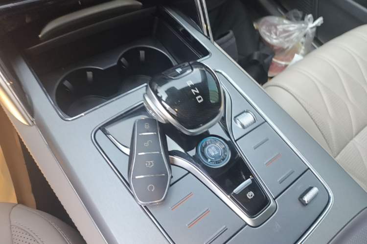 Used BYD Tang New Energy 2024 DM-i Glory Edition 112KM Flagship Model Gear Lever