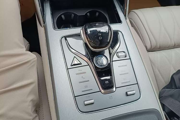 Used BYD Tang New Energy 2024 EV Glory Edition 600KM Premium Model Gear Lever
