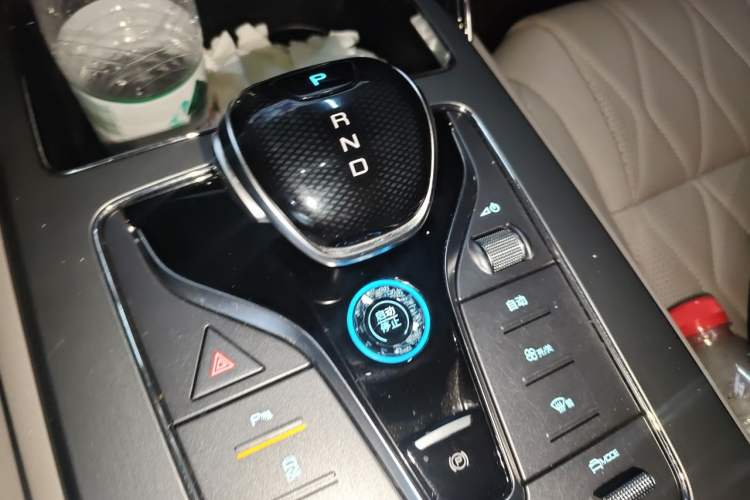 Used BYD Tang New Energy 2024 DM-i Glory Edition 112KM Prestige Model Gear Lever