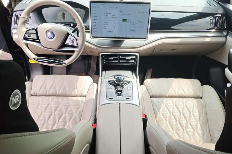 Used BYD Tang New Energy 2024 DM-i Glory Edition 112KM Flagship Model Headliner