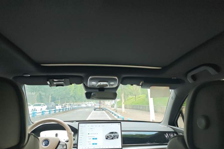 Used BYD Tang New Energy 2024 DM-i Glory Edition 200KM Flagship Model Headliner