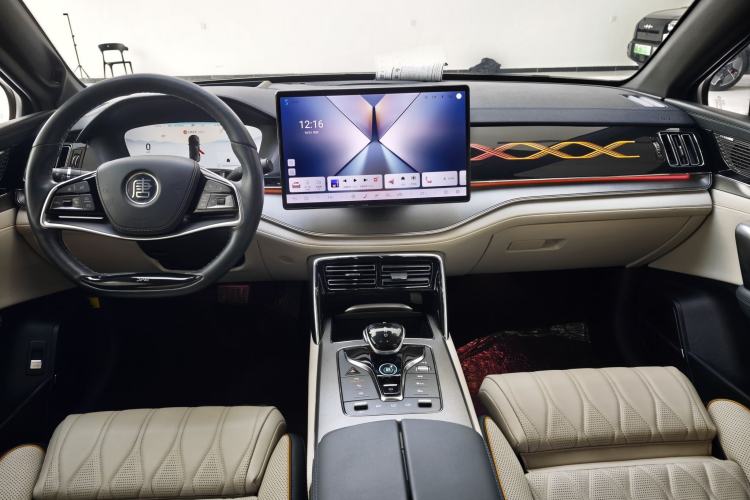 Used BYD Tang New Energy 2024 DM-p Champion Edition 215 km All-Wheel-Drive Flagship Model Interior 1