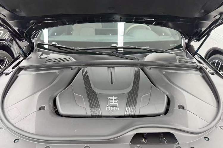 Used BYD Tang New Energy 2024 DM-i Glory Edition 112KM Prestige Model Interior 11