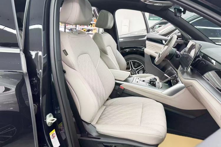 Used BYD Tang New Energy 2024 DM-i Glory Edition 112KM Prestige Model Interior 12