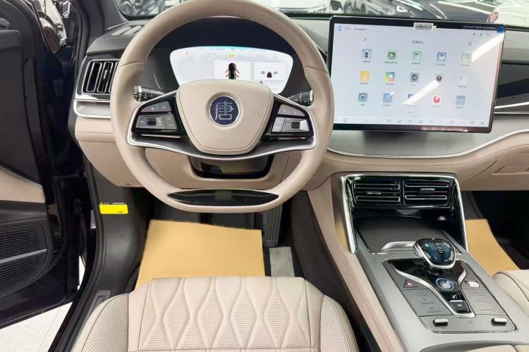 Used BYD Tang New Energy 2024 DM-i Glory Edition 112KM Prestige Model Interior 2